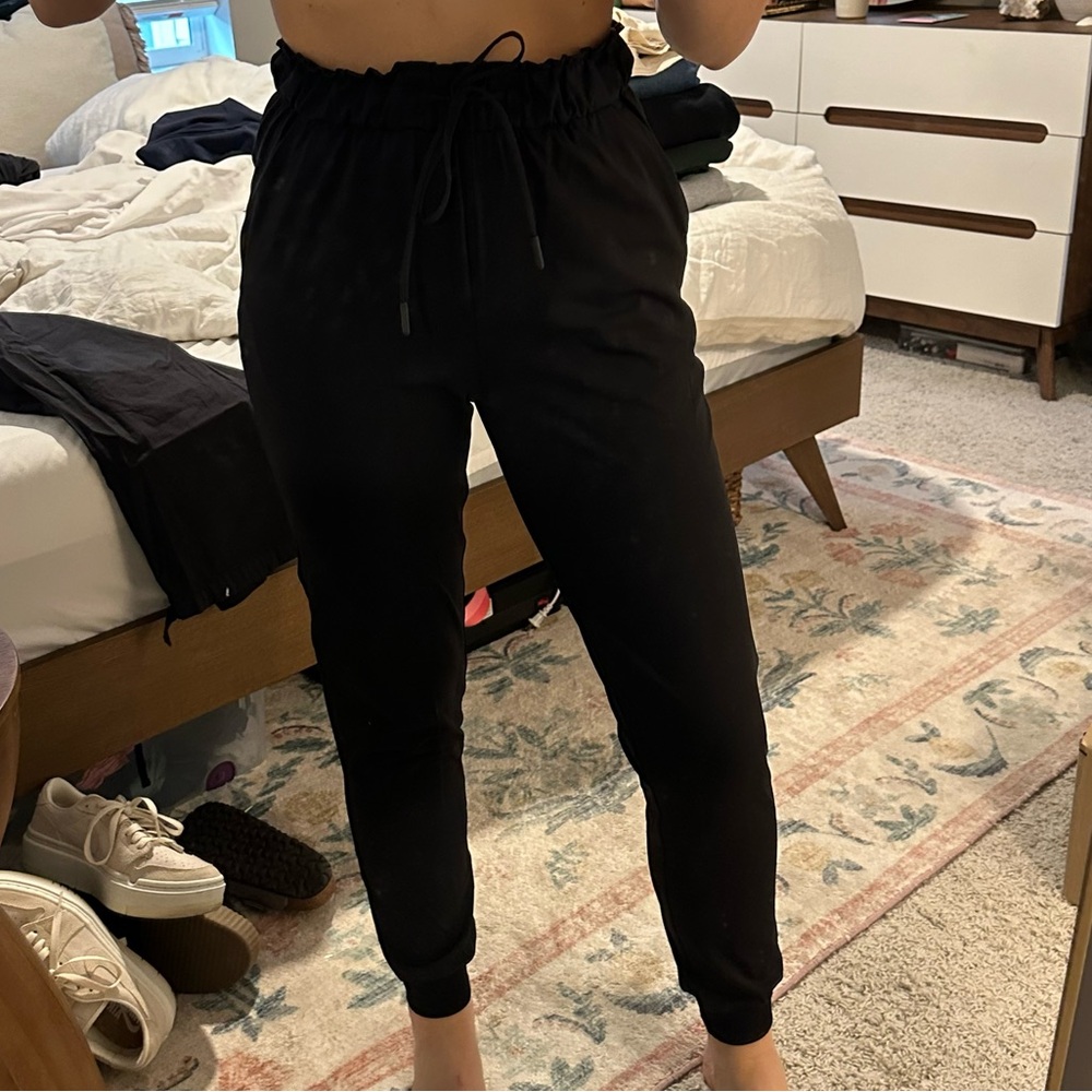Lululemon Black Women's Jogger Pants